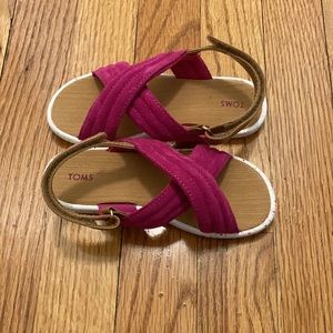 NWT Toms Girls Viv Sling Back Sandal, size 10. Raspberry suede.